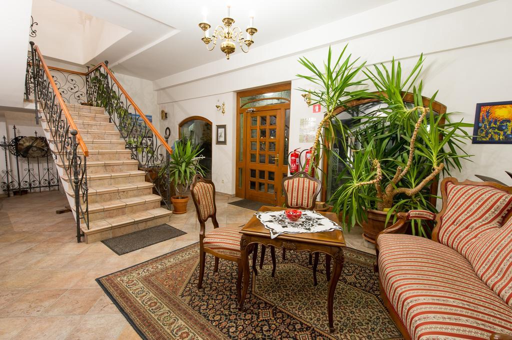 Hotel Sporn Radomlje エクステリア 写真