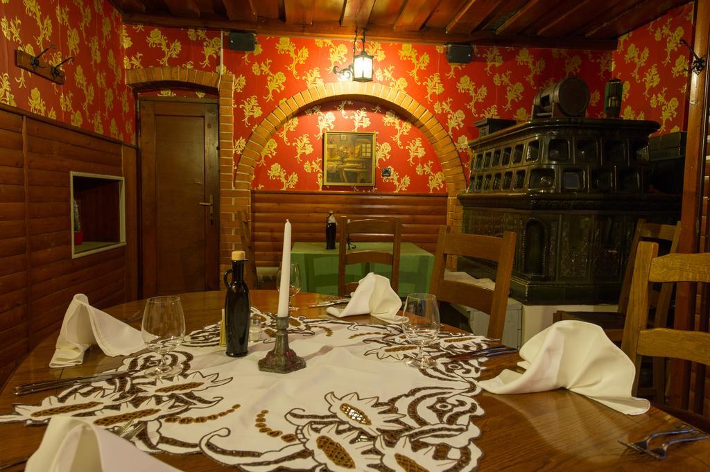 Hotel Sporn Radomlje エクステリア 写真