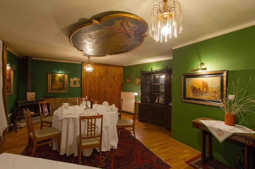 Hotel Sporn Radomlje エクステリア 写真