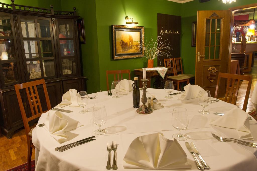 Hotel Sporn Radomlje エクステリア 写真