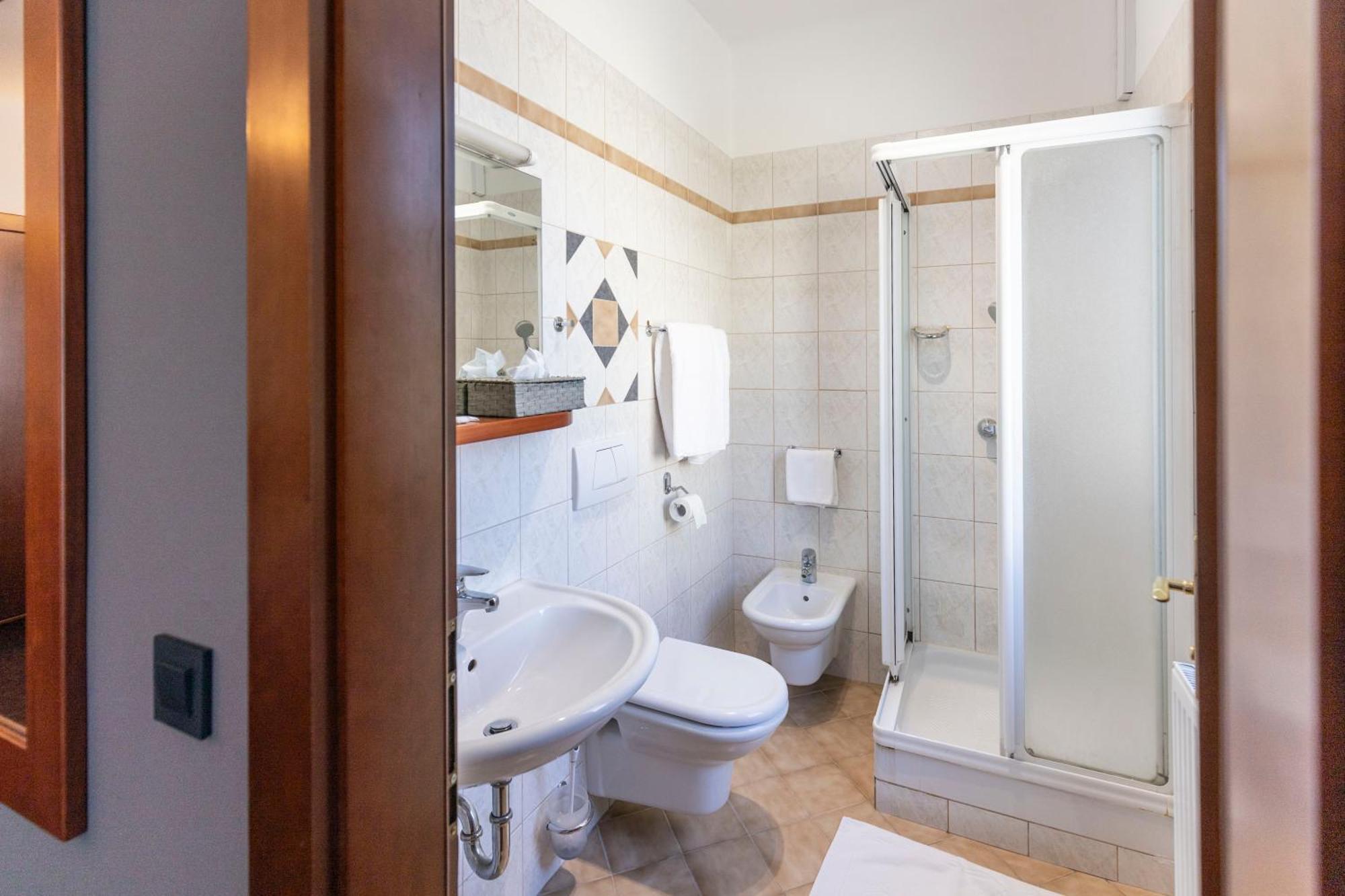 Hotel Sporn Radomlje エクステリア 写真