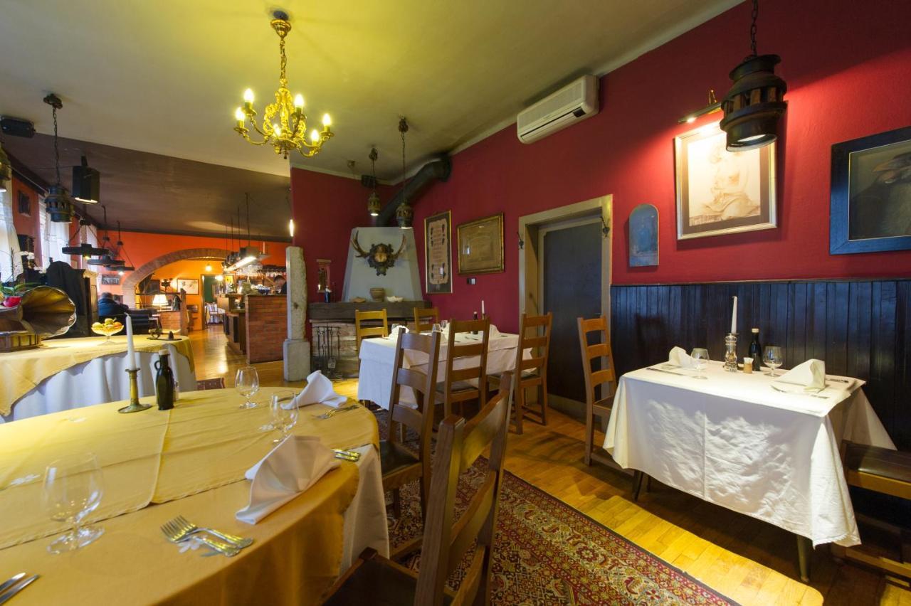 Hotel Sporn Radomlje エクステリア 写真