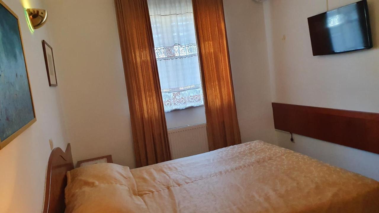 Hotel Sporn Radomlje エクステリア 写真