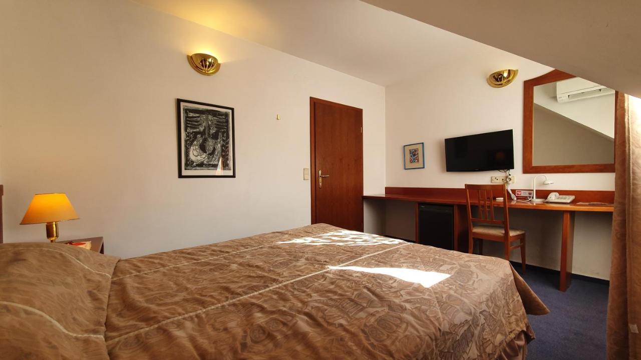 Hotel Sporn Radomlje エクステリア 写真